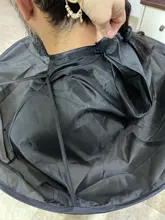Paño de corte de pelo para adultos y niños, delantal impermeable para salón de peluquería, capa de peluquería, color negro y azul, 1 unidad