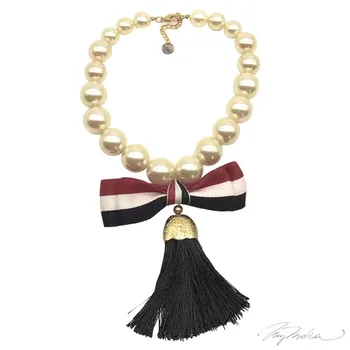 

Pearl necklace and Tie Collection Cervantes