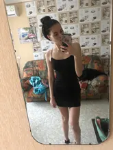 Vestido ajustado de fiesta con espalda al aire, vestido de mujer que estiliza la figura, corto, con tirantes muy finos y escote abierto