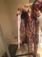 BLUENESSFAIR-abrigo de piel auténtica de zorro para mujer, chaqueta de invierno, Parka larga, Cuello de piel de mapache Natural, ropa de calle cálida