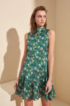 

Trendyol Flower Decorated Dress TWOSS20EL1591