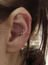 Pendientes de cartílago falso para mujer, aretes pequeños a la moda, Color dorado, sin piercing