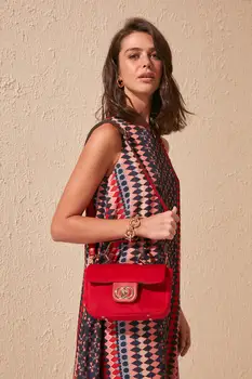 

Trendyol Velvet Female Shoulder Bag TAKAW20OC0044