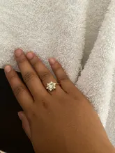 Anillo de oro blanco con diamantes