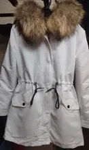 BLUENESSFAIR-abrigo de piel auténtica de zorro para mujer, chaqueta de invierno, Parka larga, Cuello de piel de mapache Natural, ropa de calle cálida