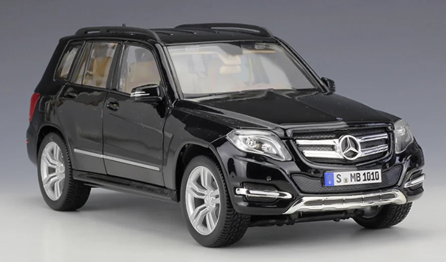 Mercedes GLK 350 4 Matic 2010 Black 1:18 Model MAISTO Mercedes GLK 350 4 Matic 2010 Black 1:18 Model MAISTO