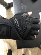 Boodun-guantes de levantamiento de pesas para hombre, guantes de medio dedo para gimnasio, Fitness, con envoltura de muñeca, soporte para Crossfit, entrenamiento deportivo, guantes de entrenamiento