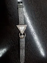 Reloj de pulsera de diamante brillante para mujer, nuevo accesorio de pulsera de cuarzo con esfera triangular, precio barato, 2020, Envío Gratis
