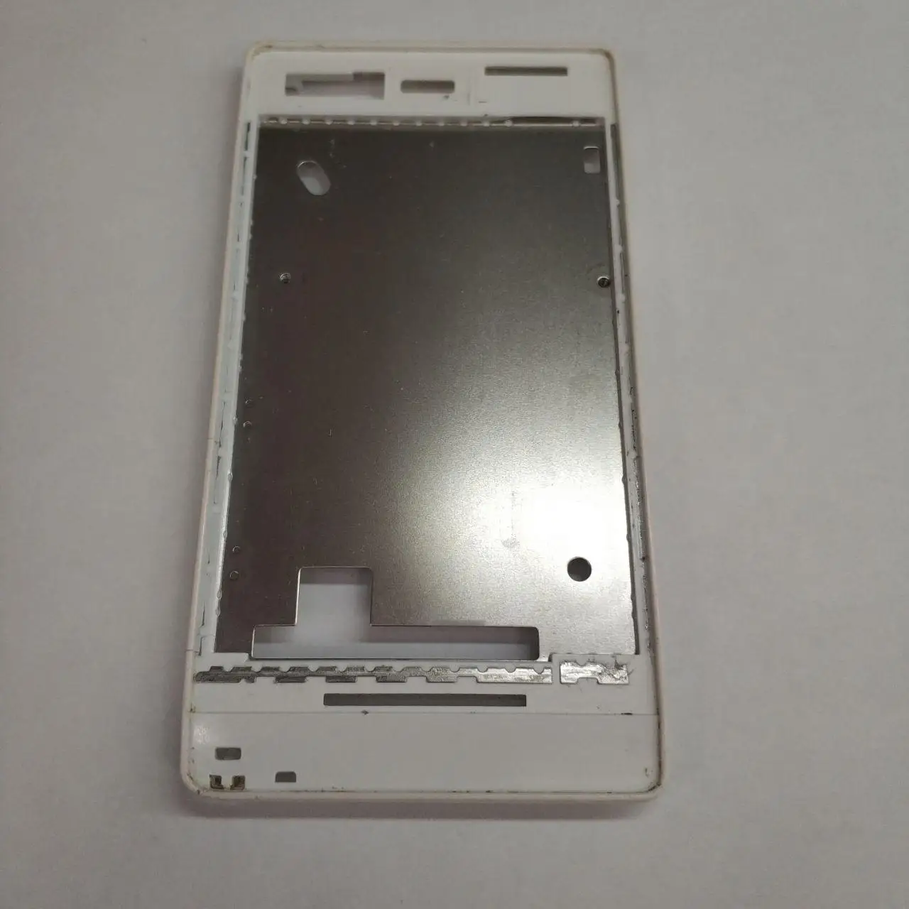 Рамка дисплея Sony Xperia miro ST23i белая с разборки | Компьютеры и офис