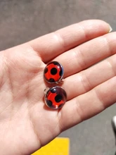 Pendientes de mariquita con Clip para orejas para mujer, aretes de mariquita para Cosplay, aretes de lunares para chicas, regalos de fiesta, joyería de Anime