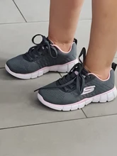 Zapatillas de correr con cordones para hombre y mujer, deportivas de malla para entrenamiento al aire libre, color negro, para primavera y verano, 2021