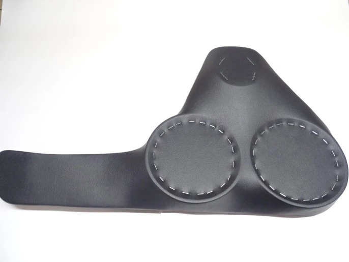 Catwalk/2110/ (leather/vinyl) under 2 speaker D-16 and 16 plus horn tweeter |