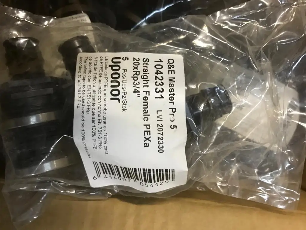 Штусер Uponor QE PPSU 16-1/2 ВР