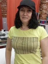 Peluca corta de pelo negro rizado para mujer, gorra de béisbol, fibra sintética resistente al calor, pelucas Bob