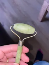 Rodillo de Jade con piedra de cristal rosa, rodillo de masaje de estiramiento Facial, masajeador adelgazante Facial, piedra de cuarzo Natural, herramienta de masaje para cuello, 1 unidad