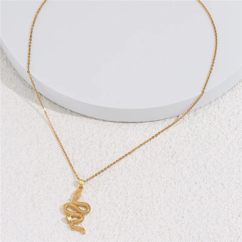 New Snake Heart Pendant Necklace For 