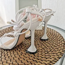 Aneikeh de verano zapatos de mujer Sandalias, de la Pu de moda Cruz-atado tacones de encaje fiesta bombas tamaño 35- 42 albaricoque blanco negro