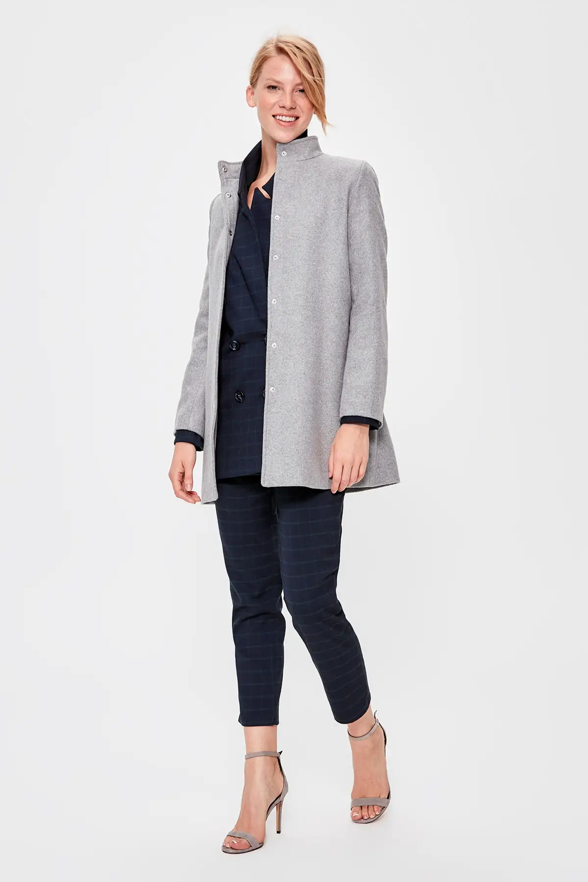 

Trendyol Gray Long Erect Collar Stamp Coat TWOAW20KB0020