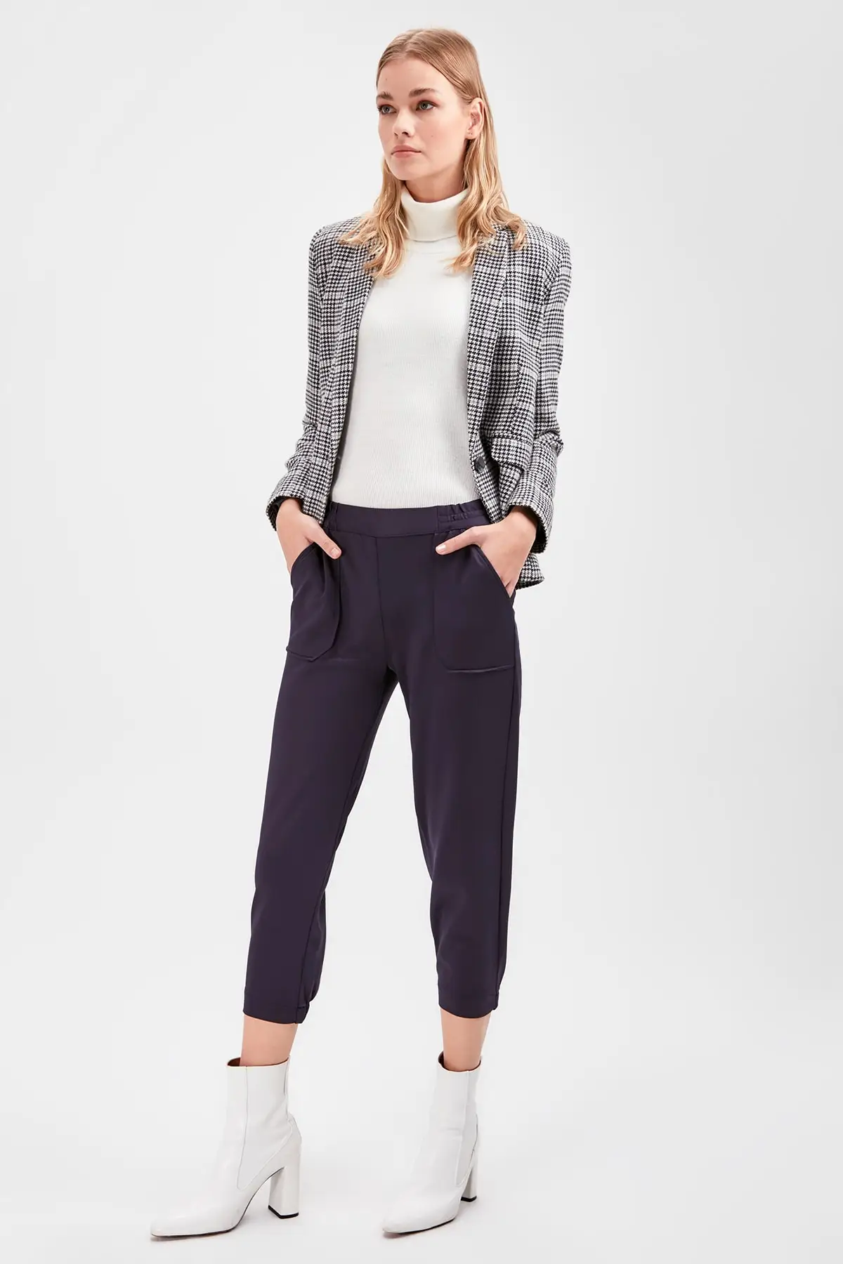 Trendyol трикотажные спортивные штаны с низкой талией TWOAW20EA0151