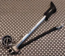 GIYO-Bomba de aire plegable GS-02D de alta presión para bicicleta, hinflador de 300 psi, con palanca, calibrador para horquilla y suspensión trasera, para bicicleta de montaña