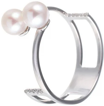 

Jay VI ring with pearls and cubic zirconia