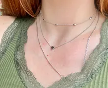 Gargantilla de corazón pequeño para mujer, collar con cadena de Color plateado, collar de amor pequeño, colgante en el cuello, Gargantilla Bohemia, joyería