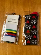 Calcetines de ciclismo para hombre, medias masculinas con diseño de líneas de color del arcoíris, profesionales de competición, aptas con deportes al aire libre, nuevos