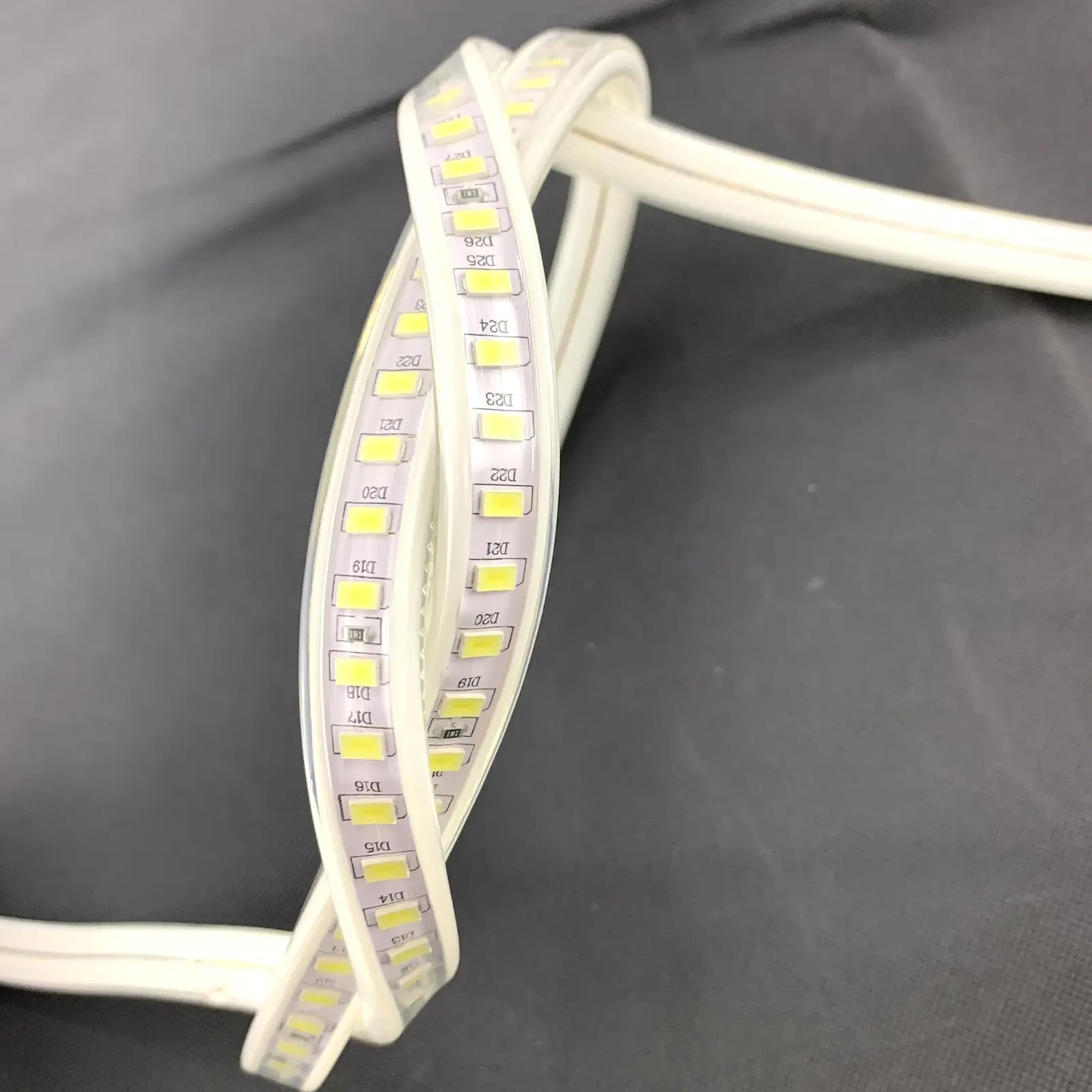 Светодиодная лента 60 диодов 1 метр 6 Ватт LED5630 |