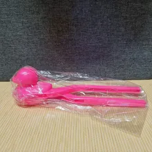 Clip creativo de fabricante de bolas de nieve para exteriores, dibujos animados divertidos en forma de pato para niños, herramienta de molde de arena para nieve, invierno, 1 Uds.