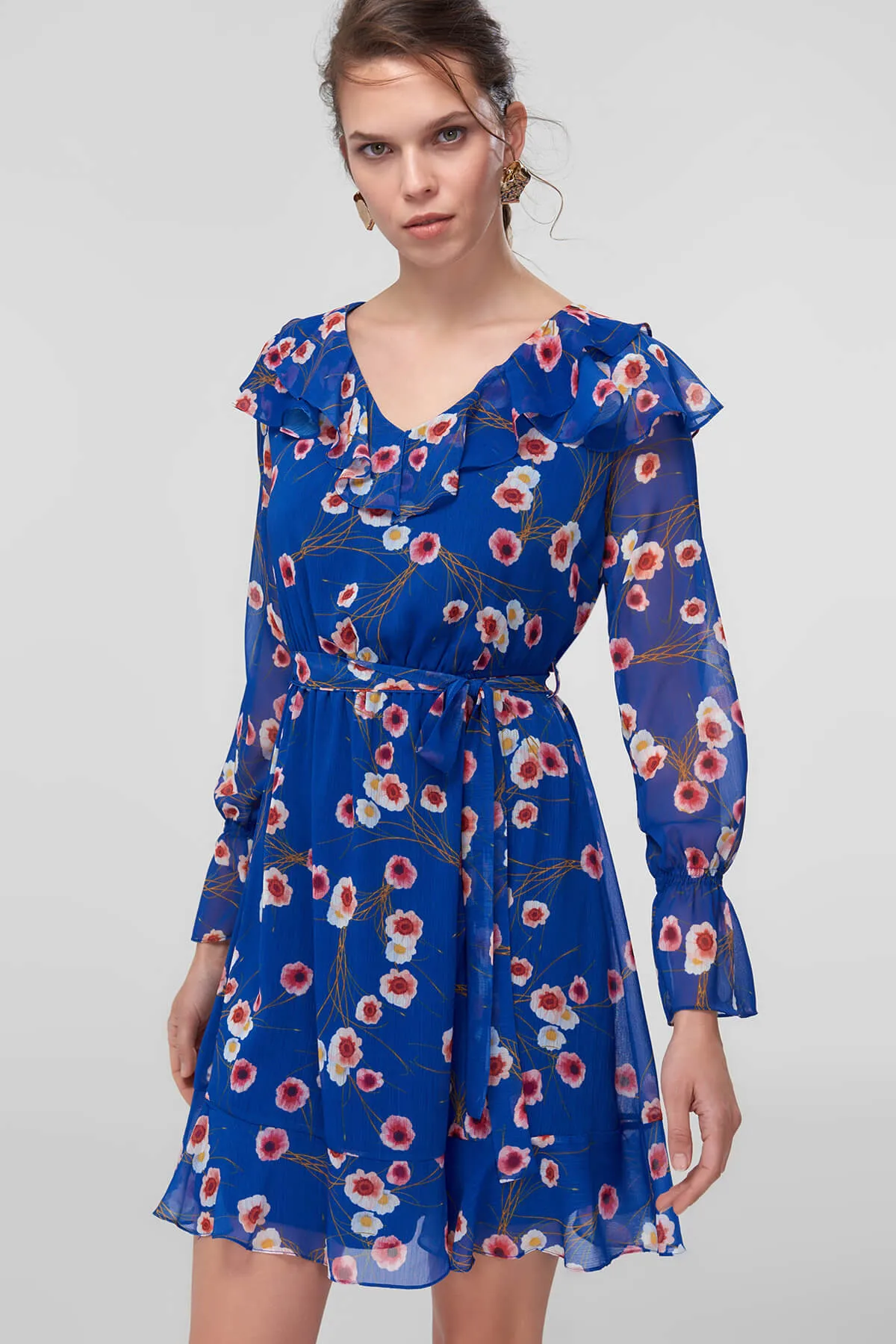Trendyol платье с рюшами и декоративным вырезом TOFSS18FG0093|Платья| |