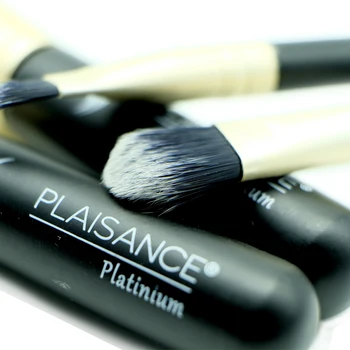 

Plaisance Platinum. Make 4. Set of makeup Brushes professional. 4 pieces. Black/golden Color.