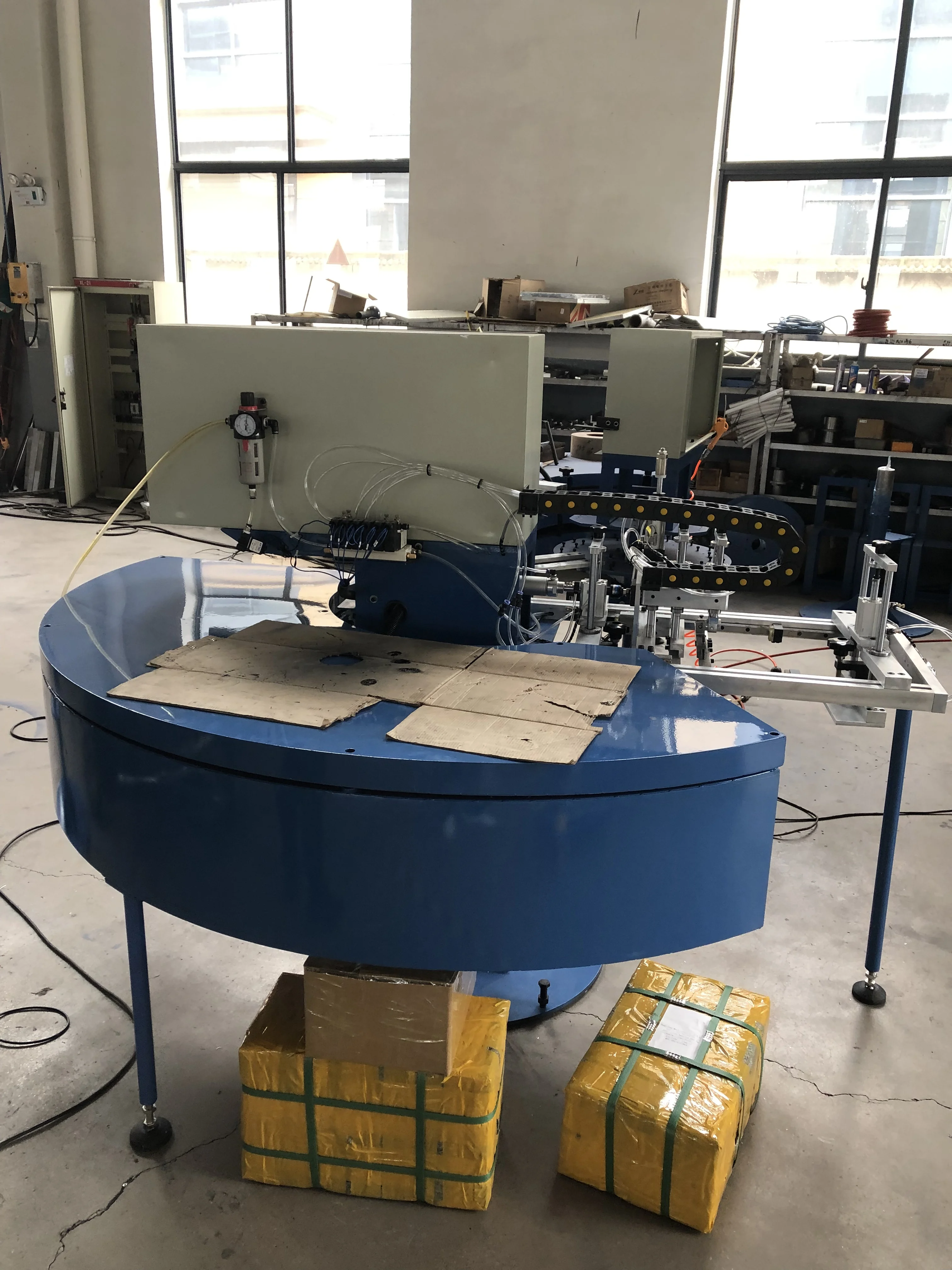 Рисунок 2 - Для носков используется 12 кормушек