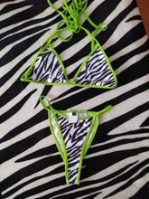 Las mujeres conjuntos de Bikini estampado de cebra verde neón de vacaciones de playa de ocio 2 piezas Sexy traje de baño de trajes G String Thong Tops Halter para mujer traje de baño