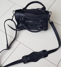 Bolso europeo de cuero PU para motocicleta para mujer, bandoleras cruzadas con remaches y borlas