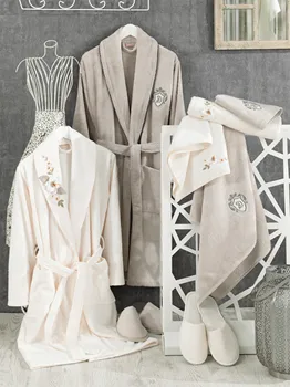 

BORNOZ SETİ BAMBU LÜKS VE ULTRA KALİTELİ SET (MODEL: ZAMBAK) RENK: KREM-TAŞ RENK