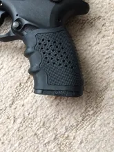 Pistola táctica pistola de mano goma militar accesorio manga antideslizante Airsoft disparo caza pistola negra agarre guante protección cubierta