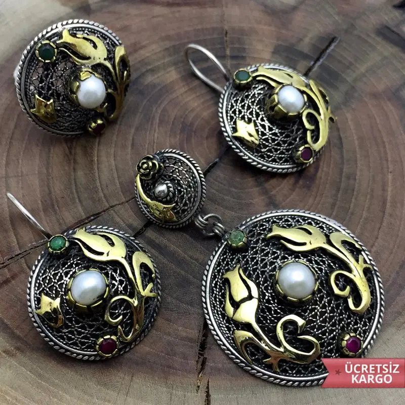 

Pearl And Ruby Cubic Zirconia Tulip Model Oxidized Filigree Silver Lady Triple Set 925 Sterling Silver 1 * Necklace 2 * earrings 1 * Ring 30gr