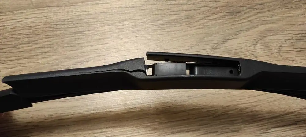 Отзыв о товаре Щетка стеклоочистителя автомобильная универсальная U-образная, 14 дюймов, 16 дюймов, 17 дюймов, 18 дюймов, 19 дюймов, 20 дюймов, 21 дюйм, 22 дюйма, 24 дюйма, 26 дюймов от пользователя I***v