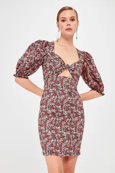

Trendyol Waist Low-Cut Dress TPRSS20EL0094