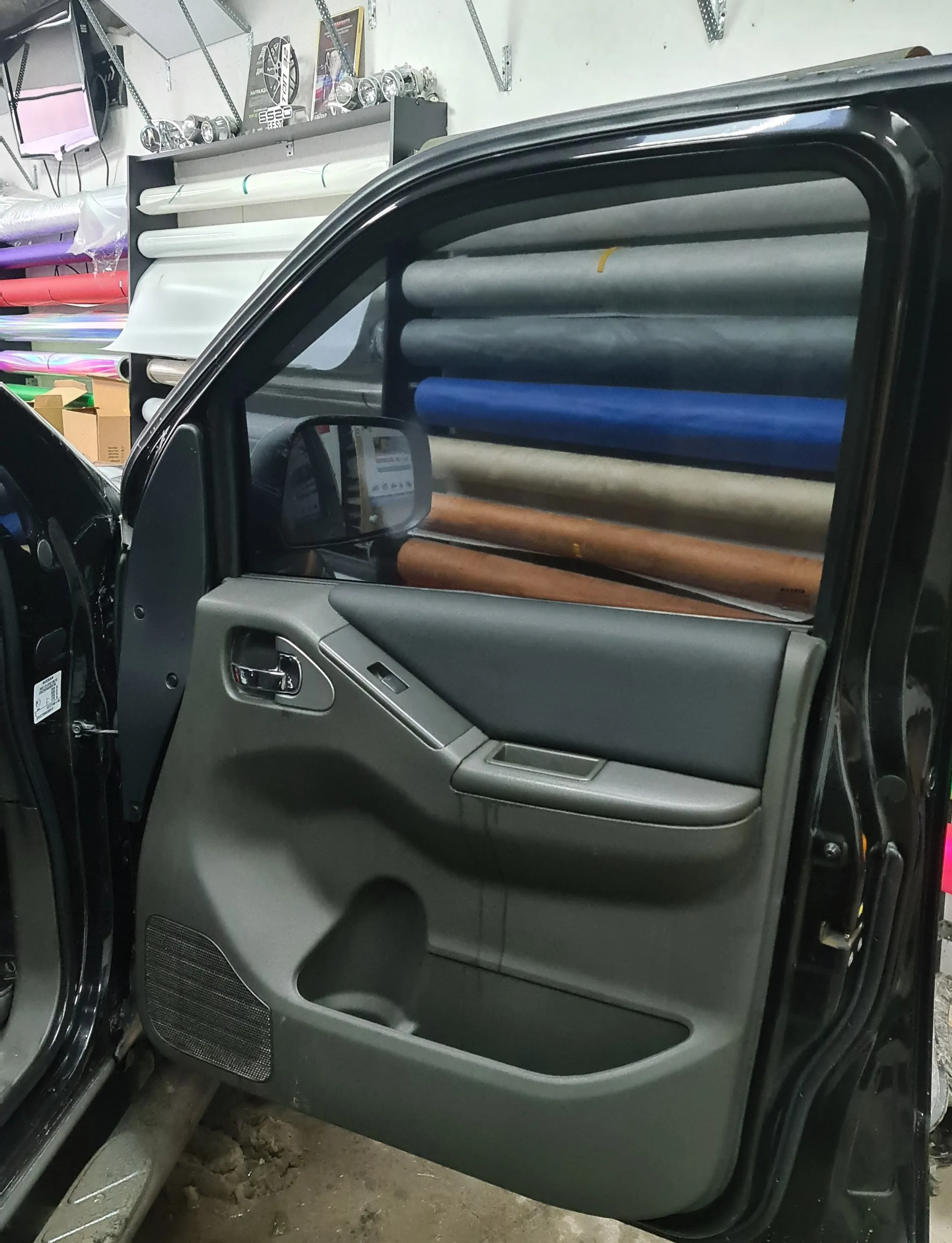 Съемная тонировка на Nissan Navara Ниссан Навара D40 Д40 2005 2006 2007 2008 2009 2010 2011 2012 2013 2014 2015 |