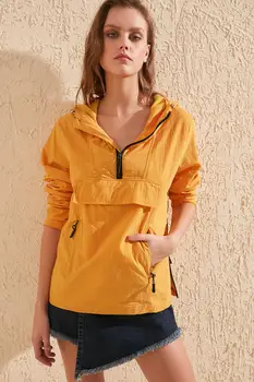 

Trendyol Hooded Inside Polarized Kangaroo Coat TWOSS20MO0039