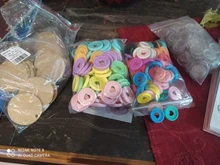 Anillo de plástico con forma de corazón, hebilla de anillo de plástico con orificio de seta, Bloc de notas de hoja suelta, botón de corazón, disco CD, 100PCS28M