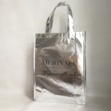 Заказные ручные подарочные пакеты с логотипом глянцевый Блестящий серебряный металлический нетканый материал роскошные парики упаковка бутик подарочные пакеты для вечеринки