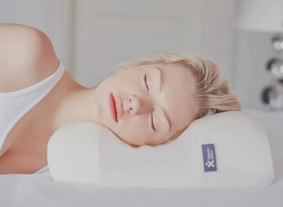 Anti wrinkle pillow and moisturizing pillowcase. No face wrinkles. Protect your skin when you're asleep.