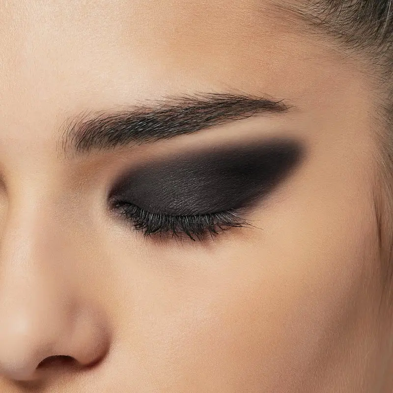 L'Oreal Paris тени для век с маслами, оттенок 16, Решительный, черный, 4 г