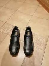 Mocasines de piel auténtica para hombre, zapatos informales de cuero de vaca suave, sin cordones, color negro y marrón, 2020, A2088, novedad de 2020