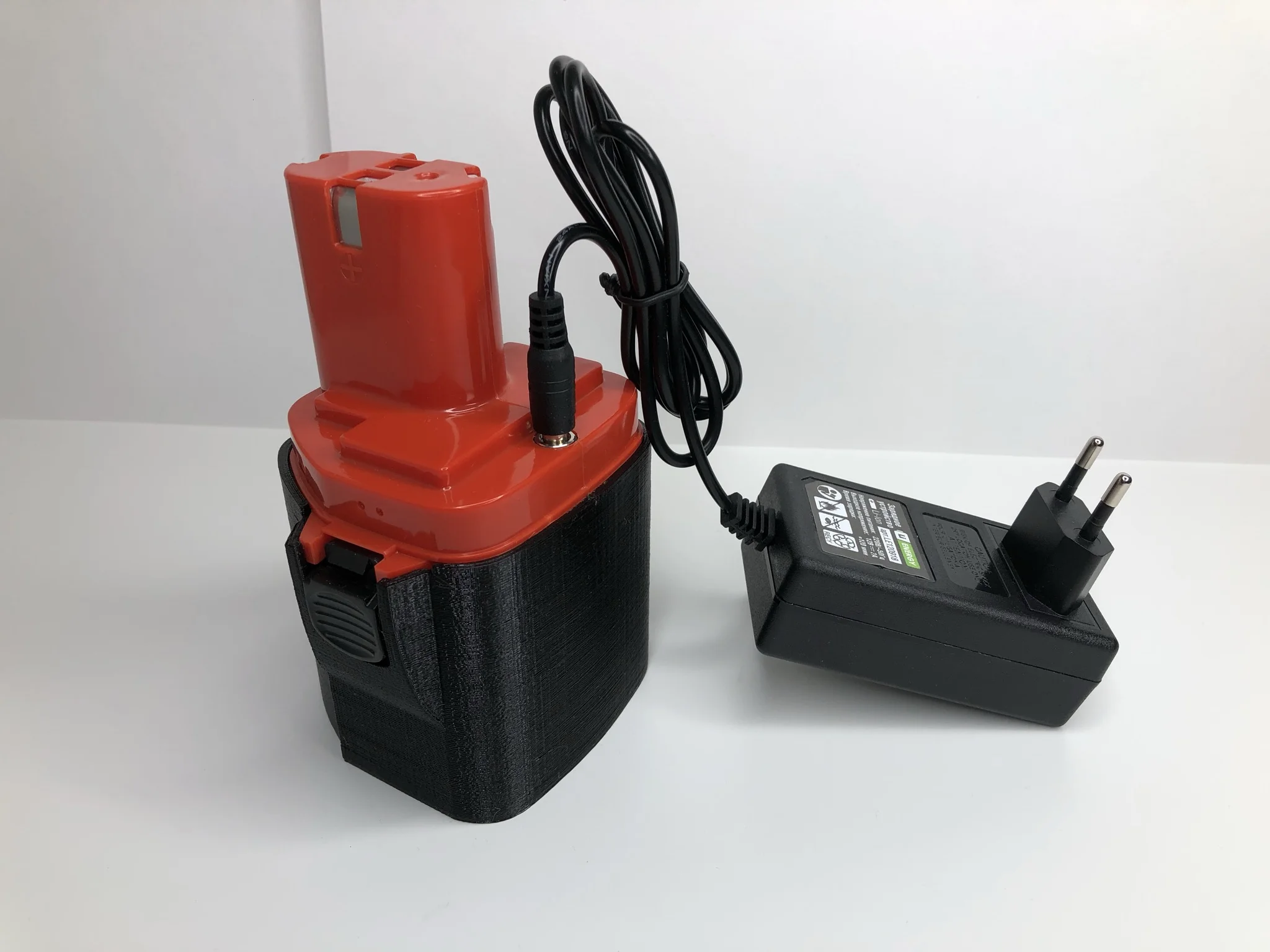 Литий-ионный аккумулятор LiEnergy для шуруповерта Makita 12V 5000mAh с зарядным устройством |