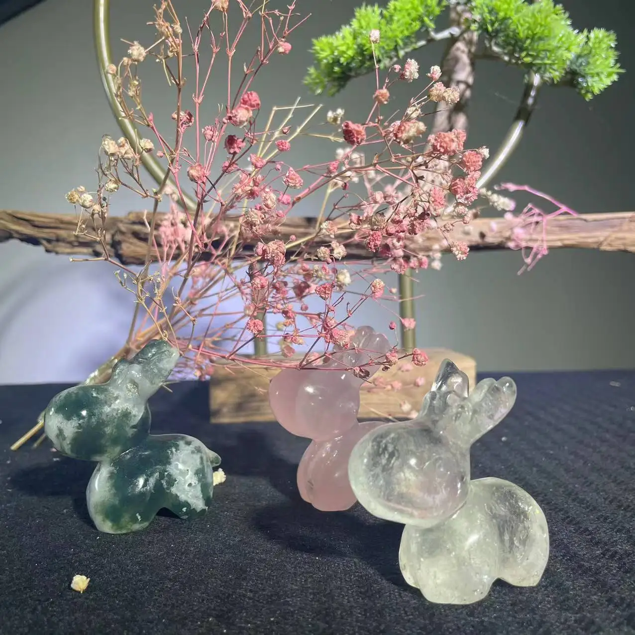 

1 pcs Natural Mineral Crystal Deer Carving Healing Crystal Feng Shui Halloween Home Decor Reiki Gift