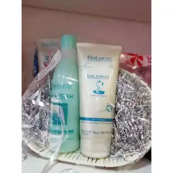 

Salerm 21 gift basket