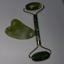 Gua Sha-Rodillo de piedra de jade para masaje facial, rodillo estiramiento piel cuello, doble cabezal, relajación de la piel, piedra de jade natural